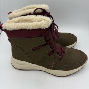 Timberland Women's Boroughs Project Waterproof lace up Boots Size 7.5 Olive